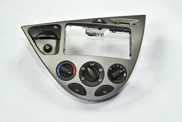 FORD TRANSİT 350 E-ED-EL-L-M ÇIKMA PARÇA TEYİP CERÇEVESİ